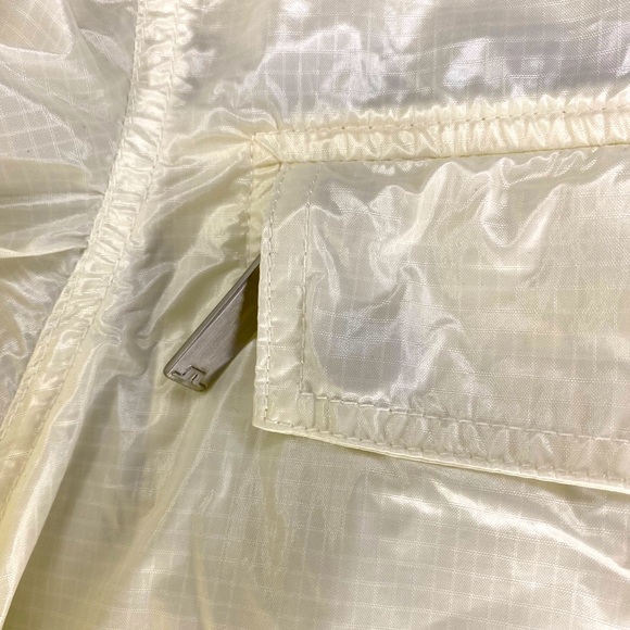 J. lindeberg Pull Over Raincoat - Picture 3 of 5